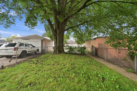 Tiny photo for 1329 MAPLE Avenue, Berwyn, IL 60402 (MLS # 12715249)