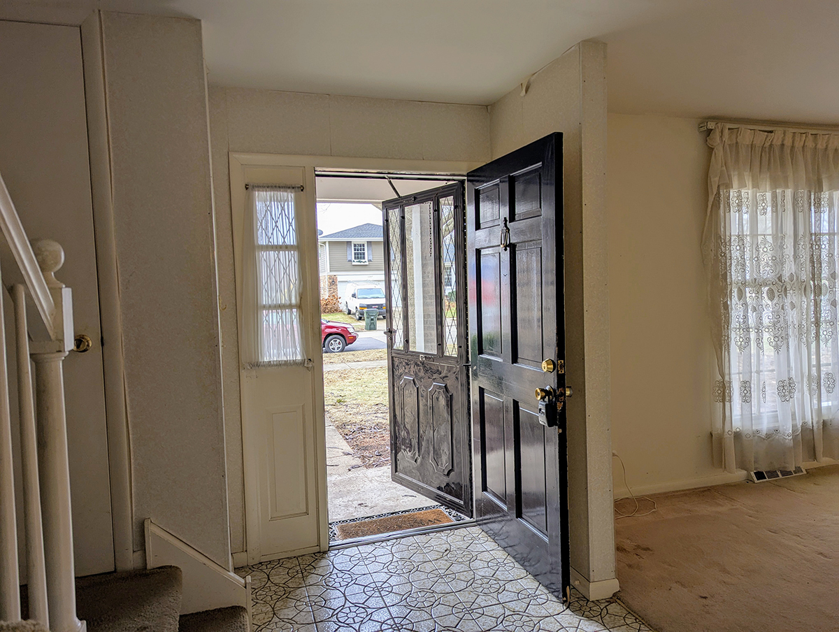 1206 E Suffield Drive