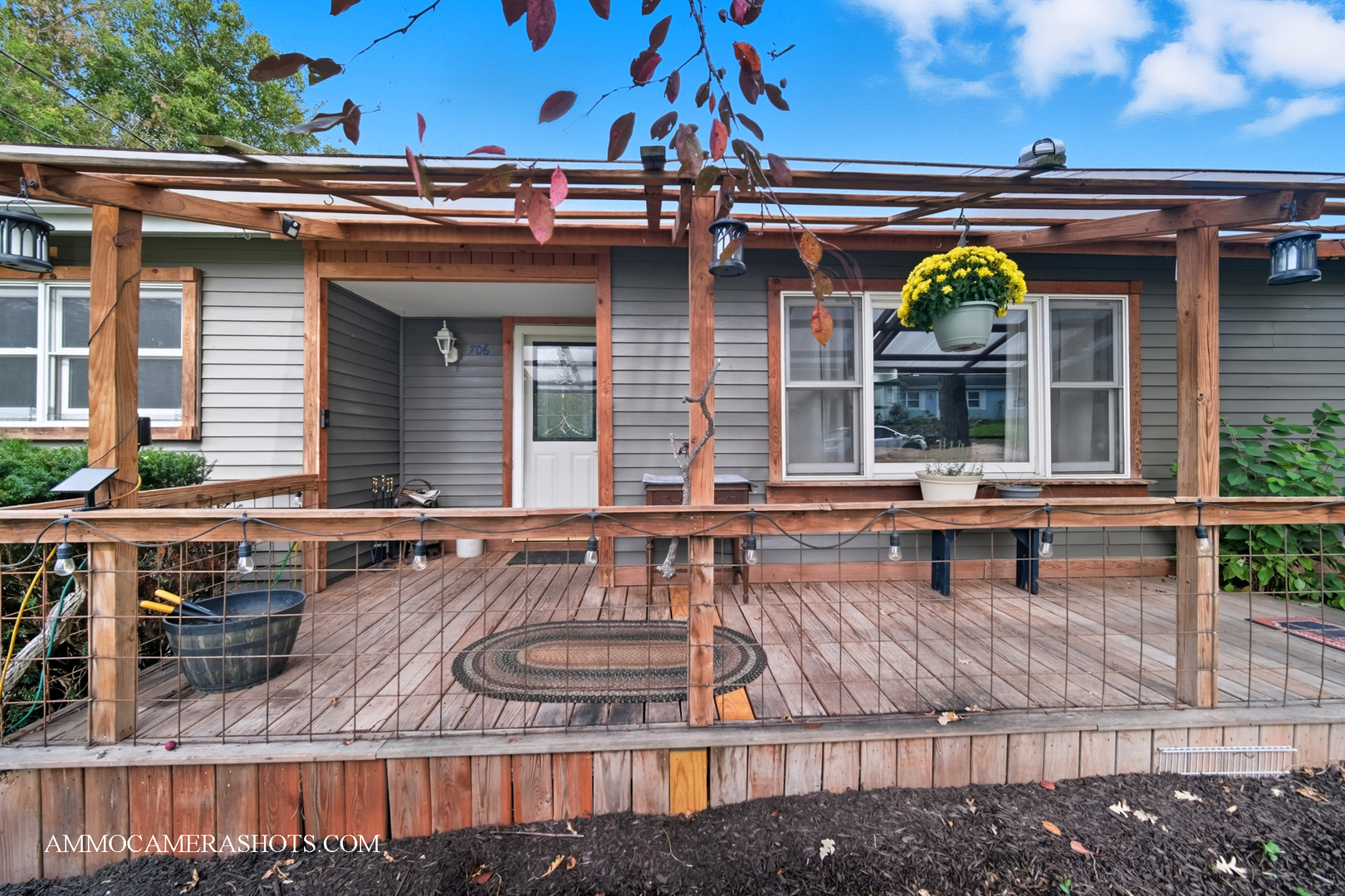 706 W Pheasant Trail