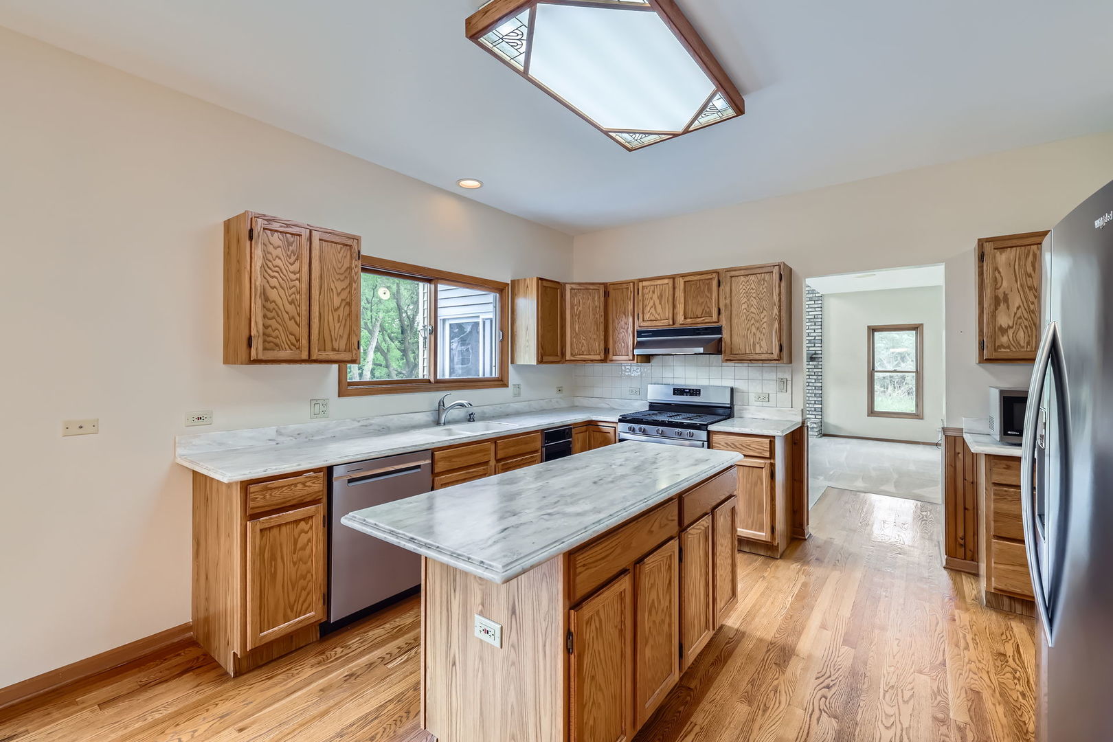 1574 Crowfoot Circle