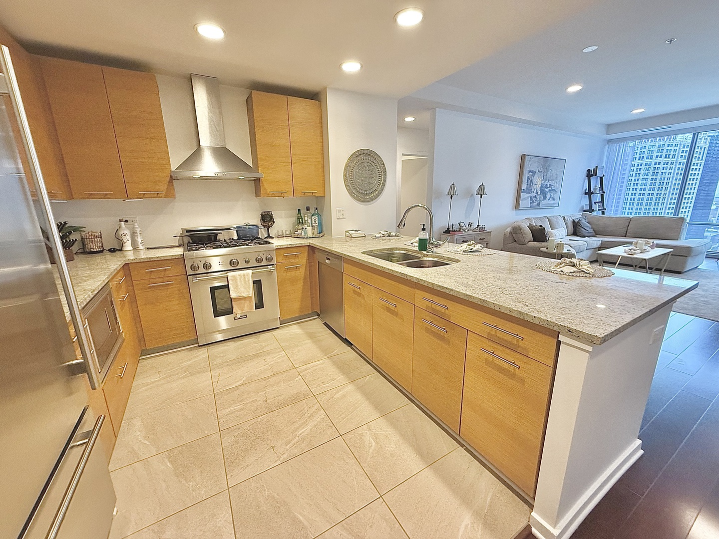 240 E Illinois Street 1805