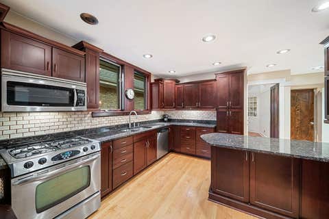 Tiny photo for 2617 W Lunt Avenue, Chicago, IL 60645 (MLS # 12711179)