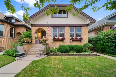 Photo of 2617 W Lunt Avenue, Chicago, IL 60645 (MLS # 12711179)