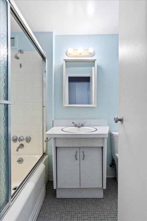 Tiny photo for 5050 S East End Avenue #10C, Chicago, IL 60615 (MLS # 12730333)