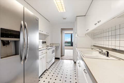 Tiny photo for 5050 S East End Avenue #10C, Chicago, IL 60615 (MLS # 12730333)