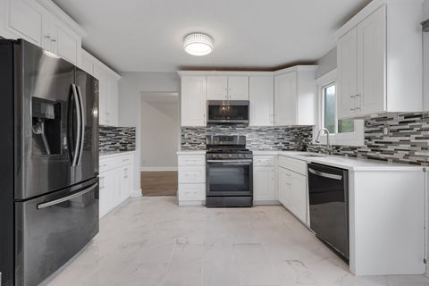 Tiny photo for 1520 S Elizabeth Street, Lombard, IL 60148 (MLS # 12458847)
