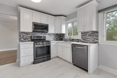 Tiny photo for 1520 S Elizabeth Street, Lombard, IL 60148 (MLS # 12458847)