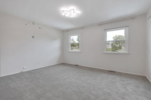 Tiny photo for 1520 S Elizabeth Street, Lombard, IL 60148 (MLS # 12458847)