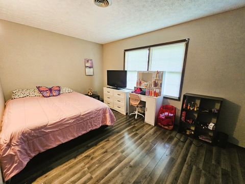 Tiny photo for 1521 Triangle Street, Mt Vernon, IL 62864 (MLS # 12637213)