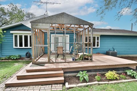 Tiny photo for 218 E Nerge Road, Roselle, IL 60172 (MLS # 12633280)