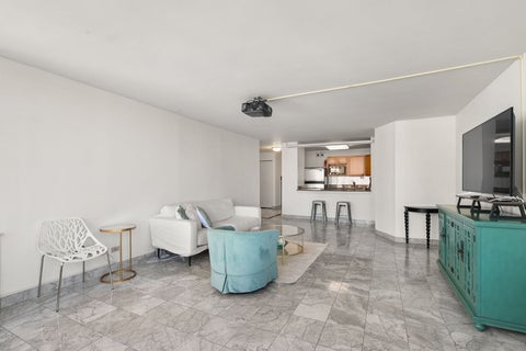 Tiny photo for 525 W Hawthorne Place #1102, Chicago, IL 60657 (MLS # 12761246)