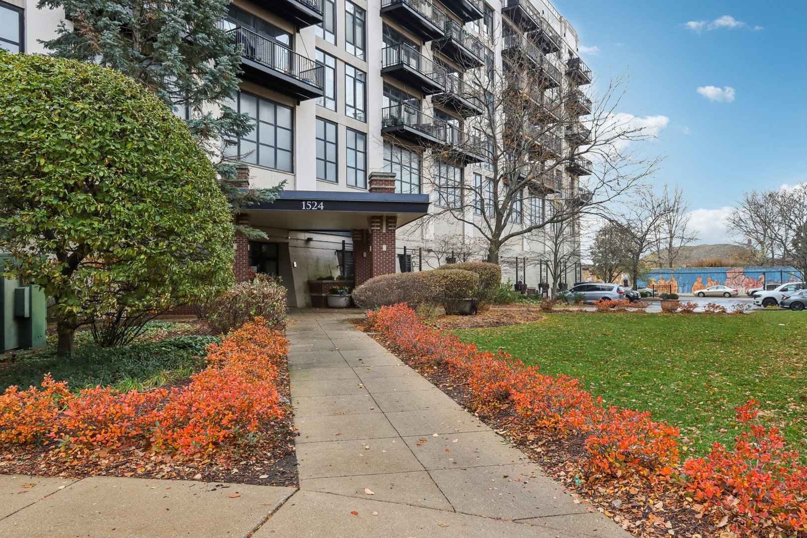 1524 S Sangamon Street 612-S