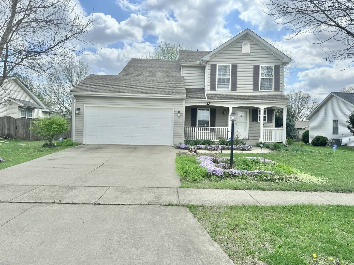 Photo 1 of 33 — 3207 KATIE LYNN Drive, Champaign, IL 61822