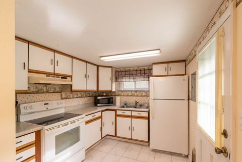 Tiny photo for 2031 Gilboa Avenue, Zion, IL 60099 (MLS # 12513402)