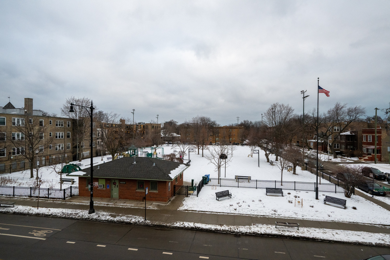 2703 W LAWRENCE Avenue 3