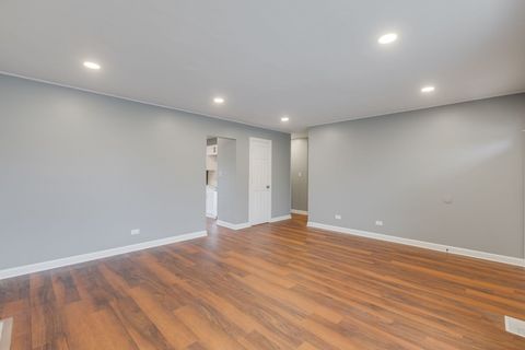 Tiny photo for 1330 E Kennedy Drive, Streamwood, IL 60107 (MLS # 12537341)