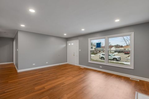 Tiny photo for 1330 E Kennedy Drive, Streamwood, IL 60107 (MLS # 12537341)