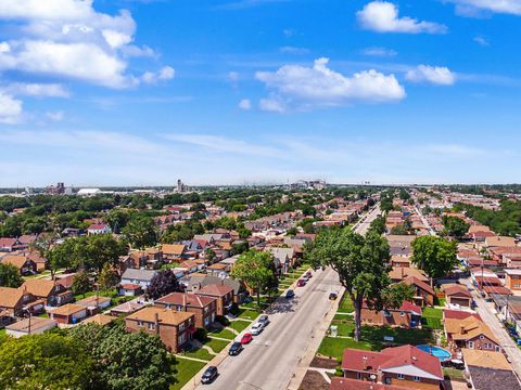 Tiny photo for 11011 S Avenue L, Chicago, IL 60617 (MLS # 12686187)