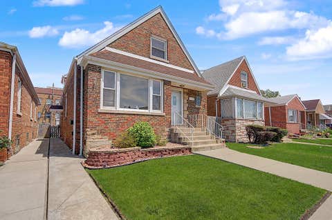 Tiny photo for 11011 S Avenue L, Chicago, IL 60617 (MLS # 12686187)