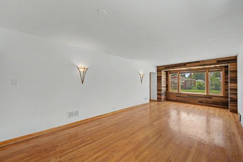Tiny photo for 11011 S Avenue L, Chicago, IL 60617 (MLS # 12686187)