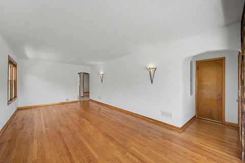 Tiny photo for 11011 S Avenue L, Chicago, IL 60617 (MLS # 12686187)