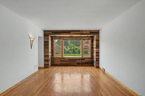 Tiny photo for 11011 S Avenue L, Chicago, IL 60617 (MLS # 12686187)