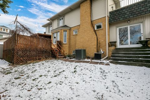 A home in Park Ridge