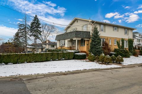 A home in Park Ridge