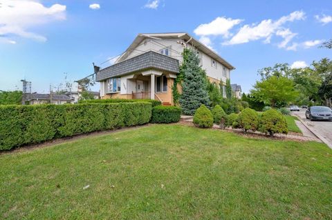 A home in Park Ridge