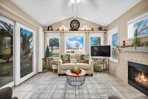 Tiny photo for 717 Thistlewood Cc Court, Normal, IL 61761 (MLS # 12542698)