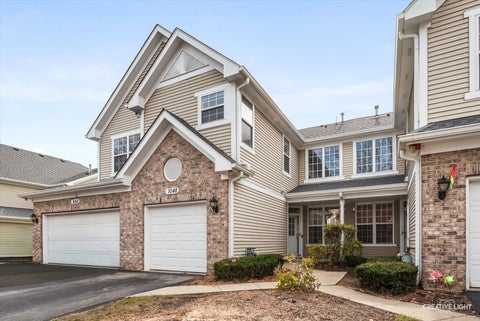 Photo of 1048 Sheridan Circle, Naperville, IL 60563 (MLS # 12796620)
