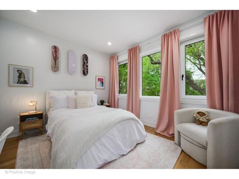 Tiny photo for 1845 W Wellington Avenue, Chicago, IL 60657 (MLS # 12620635)