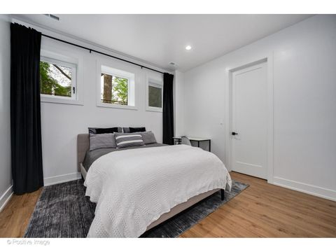 Tiny photo for 1845 W Wellington Avenue, Chicago, IL 60657 (MLS # 12620635)