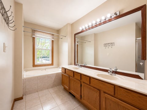 Tiny photo for 4590 Topaz Drive, Hoffman Estates, IL 60192 (MLS # 12678281)