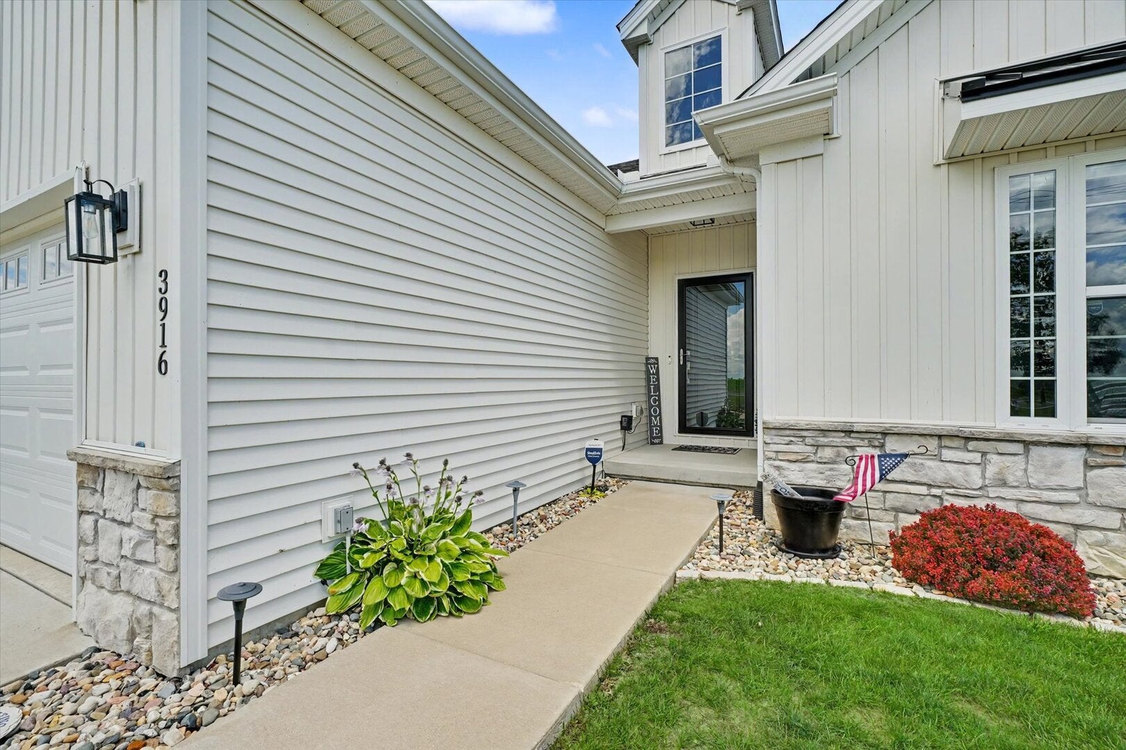 3916 Bay Circle 3916