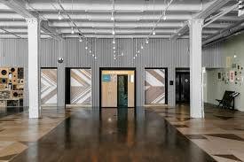 1821 W HUBBARD Street