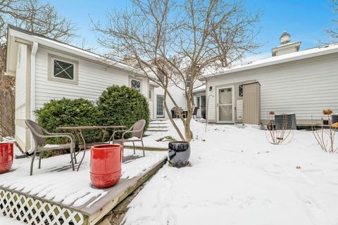 Tiny photo for 10 Deerpath Lane, Palos Park, IL 60464 (MLS # 12561283)