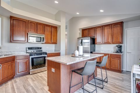 Tiny photo for 2216 Summerlin Drive, Aurora, IL 60503 (MLS # 12449250)