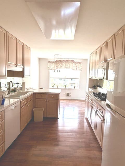 Tiny photo for 4545 W Touhy Avenue #409E, Lincolnwood, IL 60712 (MLS # 12710746)