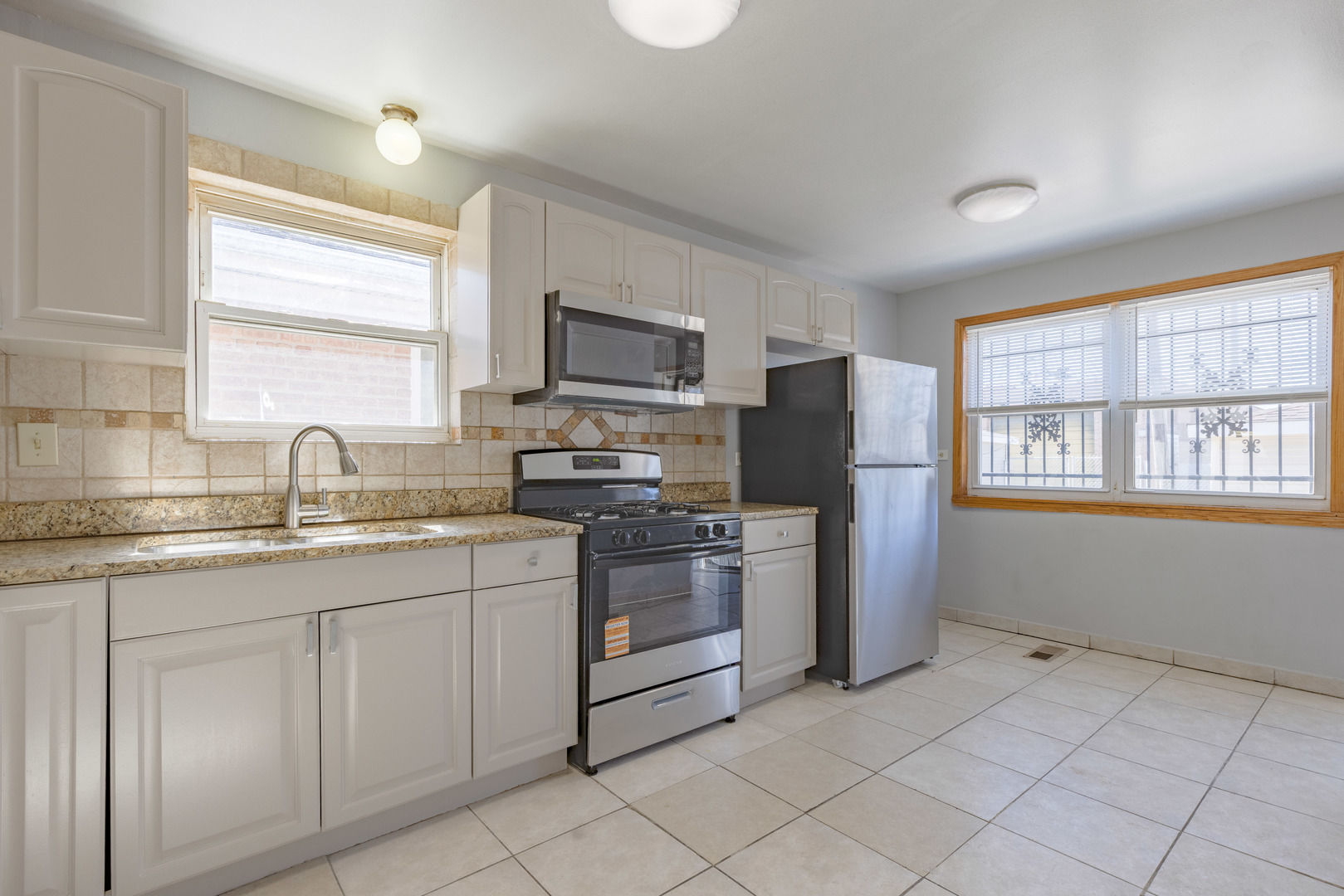 8906 S Halsted Street