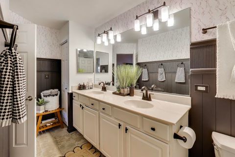 Tiny photo for 552 Lincoln Station Drive, Oswego, IL 60543 (MLS # 12563535)