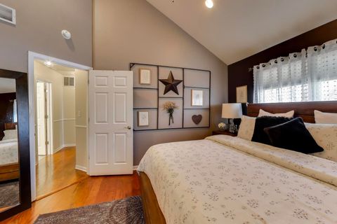 Tiny photo for 552 Lincoln Station Drive, Oswego, IL 60543 (MLS # 12563535)