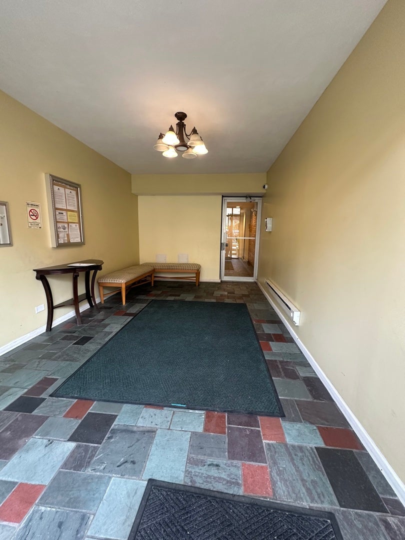 5953 N Kenmore Avenue 101
