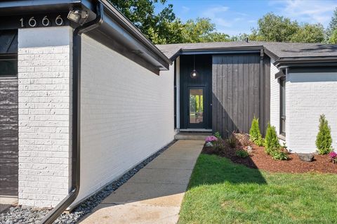 Tiny photo for 1666 Cloverdale Avenue, Highland Park, IL 60035 (MLS # 12471268)