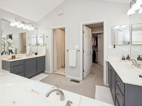 Tiny photo for 2533 E Chesapeake Place, Westchester, IL 60154 (MLS # 12630777)