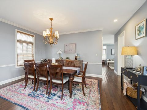 Tiny photo for 2533 E Chesapeake Place, Westchester, IL 60154 (MLS # 12630777)