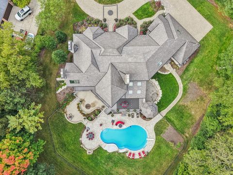 Tiny photo for 3001 Glen Eagles Court, St. Charles, IL 60174 (MLS # 12585902)