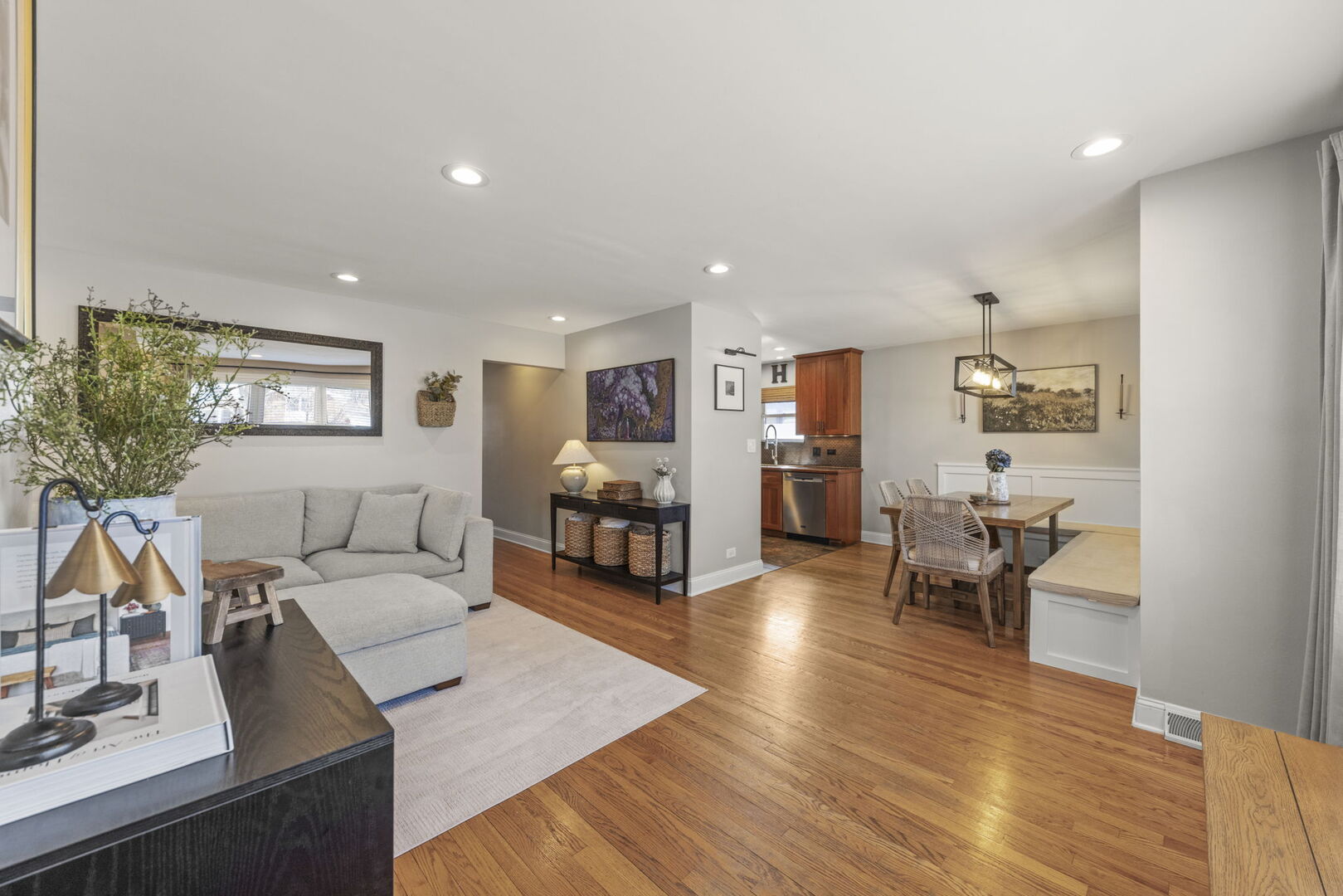 245 N Lombard Avenue