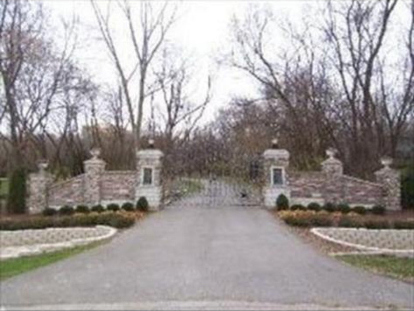7001 Foxfire Drive