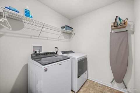 Tiny photo for 1482 Hollow Tree Lane, Pingree Grove, IL 60140 (MLS # 12527638)